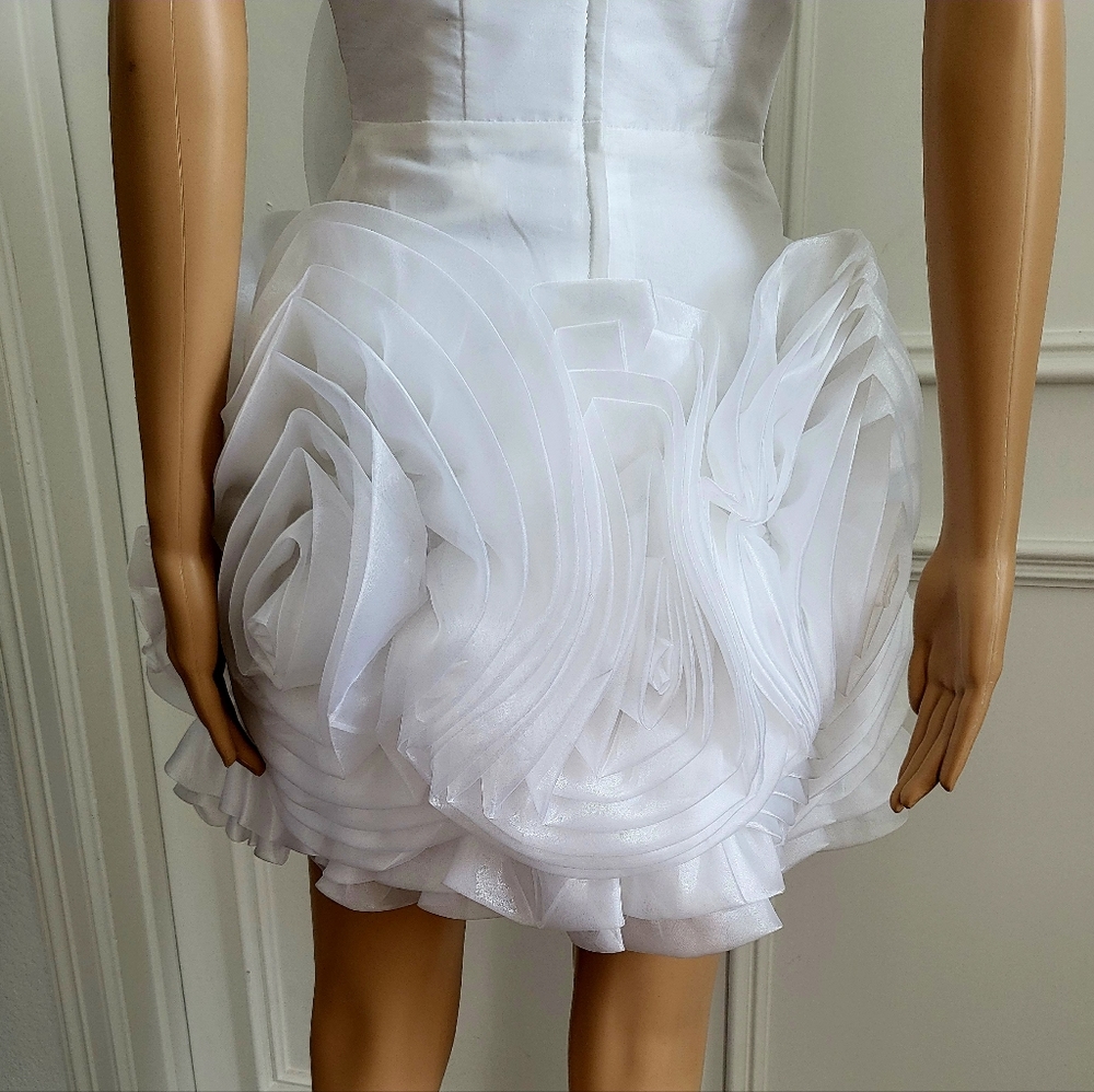 Milano Formals White Rose Bud Detail Cocktail Mini Dress - Picture 4 of 6